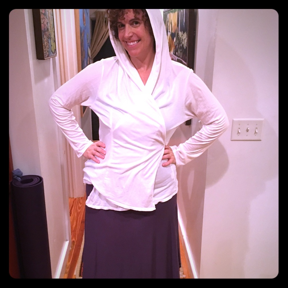 Synergy white wrap top lightweight hoodie XL
